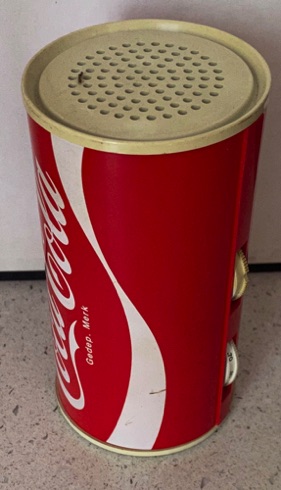 02678-1 € 10,00 coca cola radio in vorm van blikje.jpeg